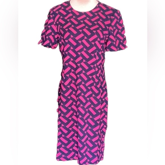 TRINA TURK NWT ZAP PONTE SHORT SLEEVE SHIFT MINI DRESS MEDIUM - Picture 8 of 8